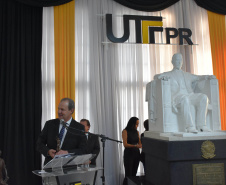 Representantes do Estado recebem homenagem pela atuação no fomento  científico do Paraná