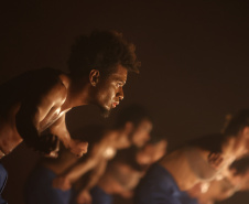 Coreografia Castelo do ballet Teatro Guaira