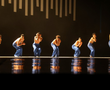 Coreografia Castelo do ballet Teatro Guaira