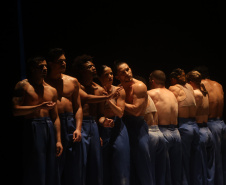 Coreografia Castelo do ballet Teatro Guaira