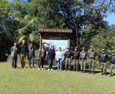 PMPR e SPVS plantam 170 mudas de árvores nativas em celebração ao aniversário da corporação