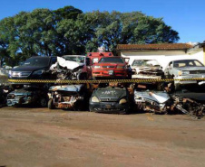 DER/PR vai realizar leilão de sucatas de carros e motos em setembro 