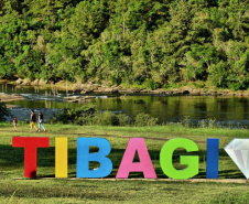 AGOSTO