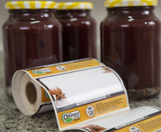 Produtos orgânicos produzidos no mesmo ambiente que convencionais, Selma Maria de Andrade e seu filho Guilherme de Andrade Cardoso produzem doces, geléias pães e frutas congeladas orgânicas e conciliam com a produção de bolacha e pão integral com certificaçõ do TECPAR