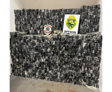 Polícia Militar apreende três toneladas de maconha em caminhão em Umuarama
