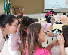 Atendimento SUS: curso forma profissionais da saúde para aplicação da técnica de auriculoterapia 