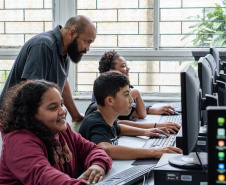 Recurso Educacional Digital Quizizz passa por reformulação e aumenta engajamento nas escolas estaduais