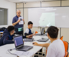 Dia Nacional da Educação Profissional e Tecnológica: alunos ajudam a contar histórias que motivaram expansão da modalidade no Paraná