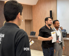PCPR homenageia servidores com medalhas de serviço policial no Sudoeste