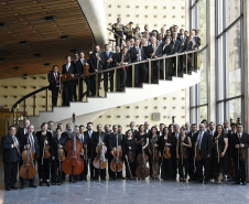 Em 2025, a Orquestra Sinfônica do Paraná (OSP) celebrará 40 anos de história como a primeira e maior orquestra pública do Estado. Fundada em 1985, a OSP tem como missão democratizar o acesso à música clássica, realizando concertos com valores acessíveis e colaborando com outros corpos artísticos do Teatro Guaíra.