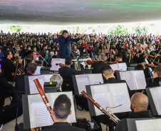 Em 2025, a Orquestra Sinfônica do Paraná (OSP) celebrará 40 anos de história como a primeira e maior orquestra pública do Estado. Fundada em 1985, a OSP tem como missão democratizar o acesso à música clássica, realizando concertos com valores acessíveis e colaborando com outros corpos artísticos do Teatro Guaíra.
