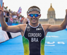 O paranaense Ronan Cordeiro, 27 anos, que nesta segunda-feira, dia 2, conquistou medalha de prata no Jogos Paralímpicos de Paris 2024 foi estudante do Colégio Estadual do Paraná (CEP), no início dos anos 2010, e integrou a equipe de esporte da instituição.
