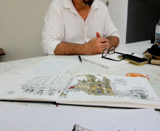 Desenhista e urban sketcher Simon Taylor assume residência artística do Museu Casa Alfredo Andersen 
