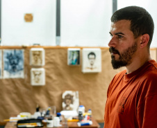 Yuri Rosa: a tatuagem como rito na residência artística do Museu Casa Alfredo Andersen