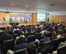 Sanepar discute mudanças climáticas e gestão de carbono em evento de saneamento