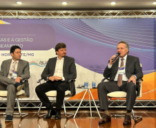 Sanepar discute mudanças climáticas e gestão de carbono em evento de saneamento