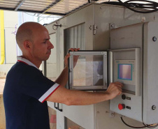 Sanepar intensifica aplicação de produtos para tratar água do Tibagi
