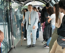Diretor de "O Poderoso Chefão", Francis Ford Coppola lota Teatro Guaíra em aula de cinema