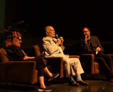 Diretor de "O Poderoso Chefão", Francis Ford Coppola lota Teatro Guaíra em aula de cinema