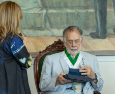  Em visita à Curitiba, Coppola conhece trabalho do Estado para incentivar produções no Paraná