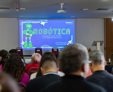 Seminário reúne 200 professores de robótica para encerramento da jornada educacional de 2024