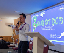 Seminário reúne 200 professores de robótica para encerramento da jornada educacional de 2024