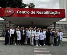 Para dar início a cooperação técnica, profissionais do Paraná realizam treinamento na AACD