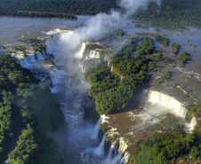 Com apoio do Estado, operadora apresenta atrativos de Foz do Iguaçu e capacita agentes de viagens brasileiros