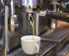 Mesmo com menor produção, café garante mais rendimento ao produtor