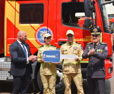 Corpo de Bombeiros festeja 112 anos com homenagens e entrega de via turas