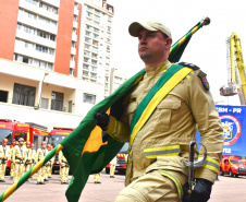 Corpo de Bombeiros festeja 112 anos com homenagens e entrega de via turas