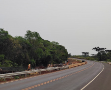 PR-445 terá pare e siga nos próximos dias para içamento de vigas em pontes e viadutos 