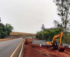 PR-445 terá pare e siga nos próximos dias para içamento de vigas em pontes e viadutos 