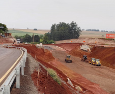 PR-445 terá pare e siga nos próximos dias para içamento de vigas em pontes e viadutos 