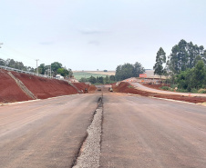 PR-445 terá pare e siga nos próximos dias para içamento de vigas em pontes e viadutos 