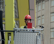 Simulação de resgate do Corpo de Bombeiros movimenta a Boca Maldita