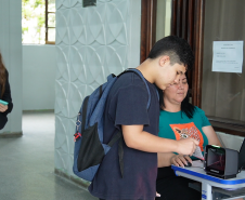 Tecnologia desenvolvida por estudantes de Paranaguá reduz atrasos e faltas escolares