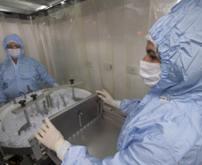 Tecpar moderniza laboratório de vacina antirrábica veterinária para ampliar capacidade de produção