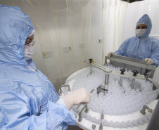 Tecpar moderniza laboratório de vacina antirrábica veterinária para ampliar capacidade de produção