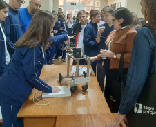 Rota da Inovação leva alunos da rede estadual para conhecer ambientes inovadores
