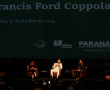 Diretor de "O Poderoso Chefão", Francis Ford Coppola lota Teatro Guaíra em aula de cinema
