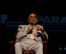 Diretor de "O Poderoso Chefão", Francis Ford Coppola lota Teatro Guaíra em aula de cinema