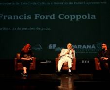 Diretor de "O Poderoso Chefão", Francis Ford Coppola lota Teatro Guaíra em aula de cinema