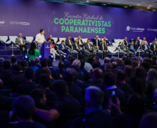 O governador Carlos Massa Ratinho Junior destacou, durante a abertura do Encontro das Cooperativas Paranaenses, nesta sexta-feira (29), a importância do sistema de cooperativo paranaense para os avanços econômicos do Estado. 