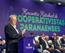 O governador Carlos Massa Ratinho Junior destacou, durante a abertura do Encontro das Cooperativas Paranaenses, nesta sexta-feira (29), a importância do sistema de cooperativo paranaense para os avanços econômicos do Estado. 