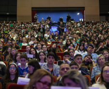 Ganhando o Mundo: 1,3 mil alunos passam pela preparação final antes do intercâmbio