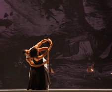 Mais nova obra do Balé Teatro Guaíra, “Orfeu e Eurídice” conquista o público