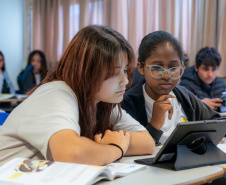 Olimpíada de Inteligência Artificial: Governo do Paraná vai apoiar estudantes em competição global de IA