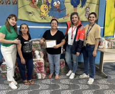 Cestas básicas arrecadadas na Corrida do Porto são distribuídas em Paranaguá
