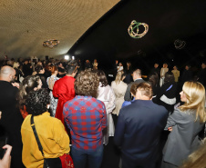Museu Oscar Niemeyer celebra 22 anos com novas exposições, performances e entrada gratuita